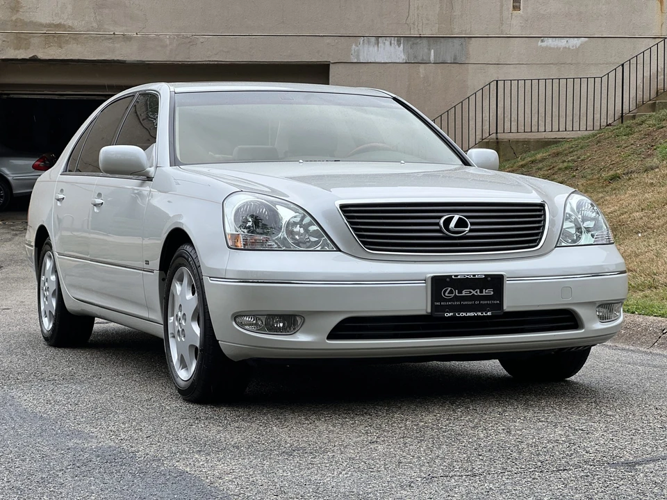 2001 Lexus LS 3rd Gen - Image 14 of 31