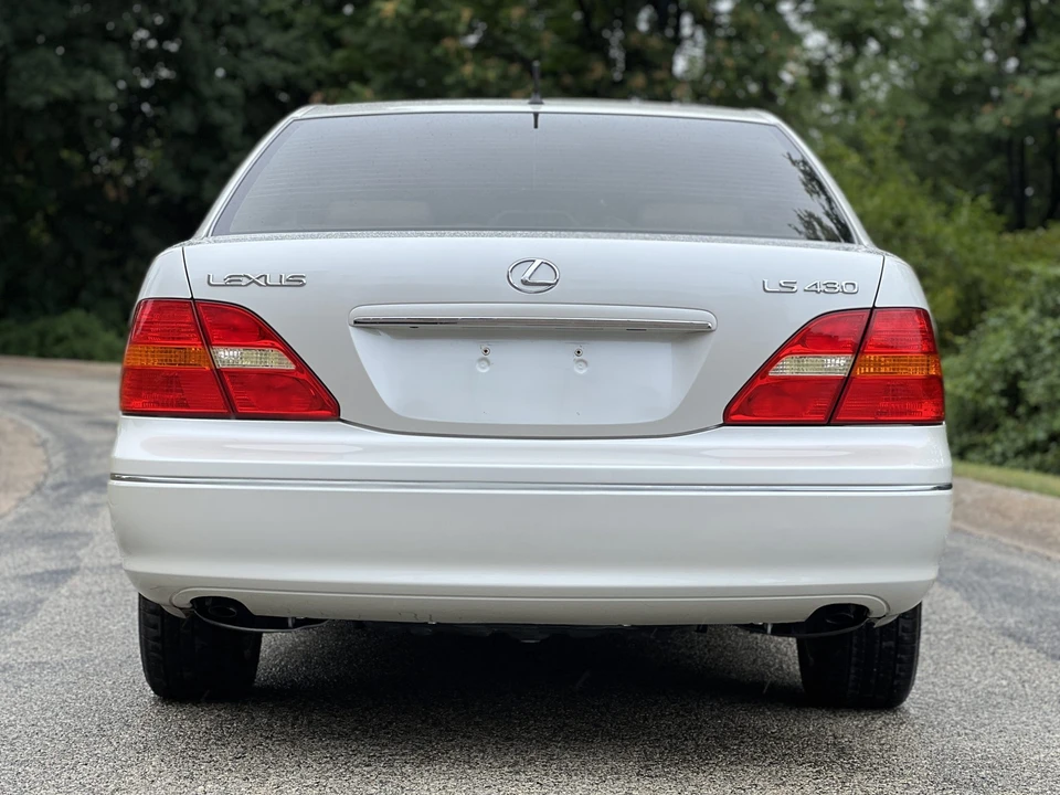 2001 Lexus LS 3rd Gen - Image 30 of 31