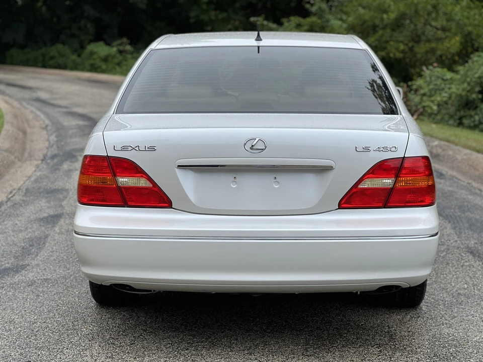 2001 Lexus LS 3rd Gen - Image 31 of 31