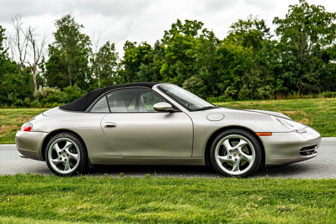 2001 Porsche 996 Carrera - Image 12 of 31