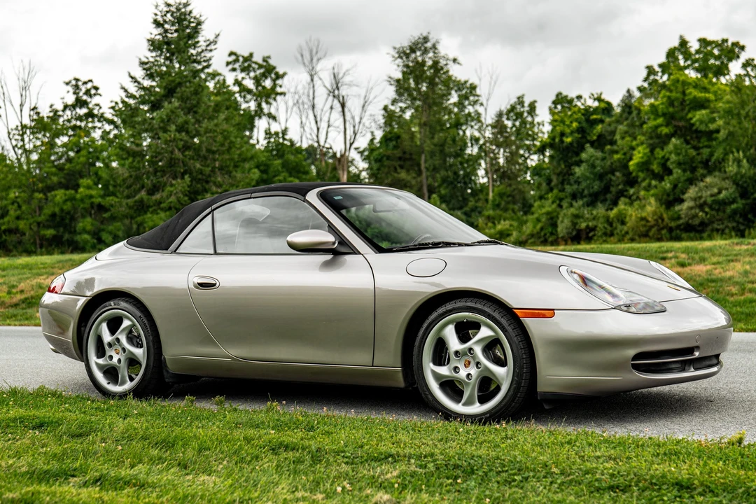 2001 Porsche 996 Carrera - Image 10 of 31