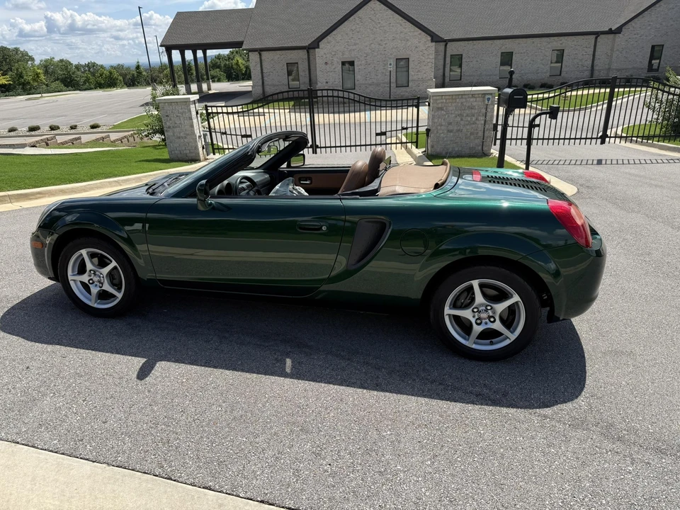 2001 Toyota MR2 Spyder/MR-S - Image 11 of 31