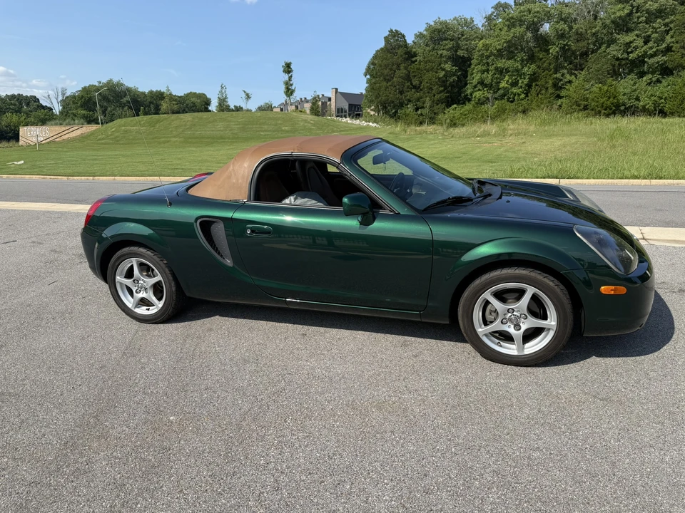 2001 Toyota MR2 Spyder/MR-S - Image 18 of 31