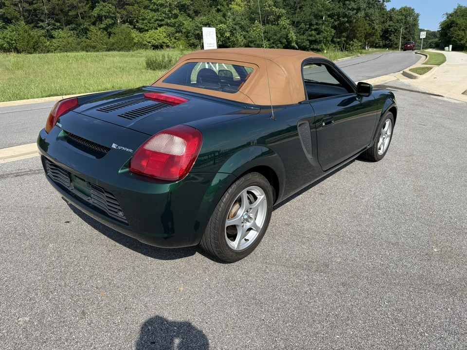 2001 Toyota MR2 Spyder/MR-S - Image 17 of 31