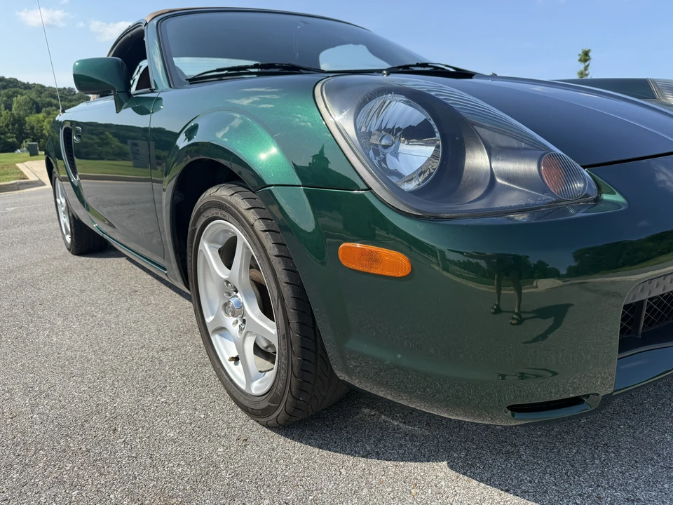 2001 Toyota MR2 Spyder/MR-S - Image 21 of 31