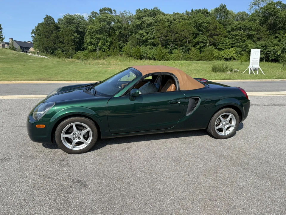 2001 Toyota MR2 Spyder/MR-S - Image 14 of 31