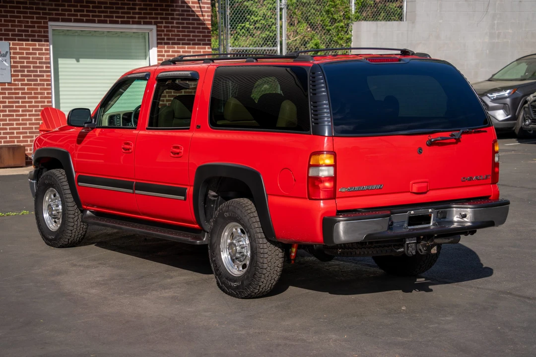 2002 Chevrolet Suburban 9th Gen - Image 10 of 31