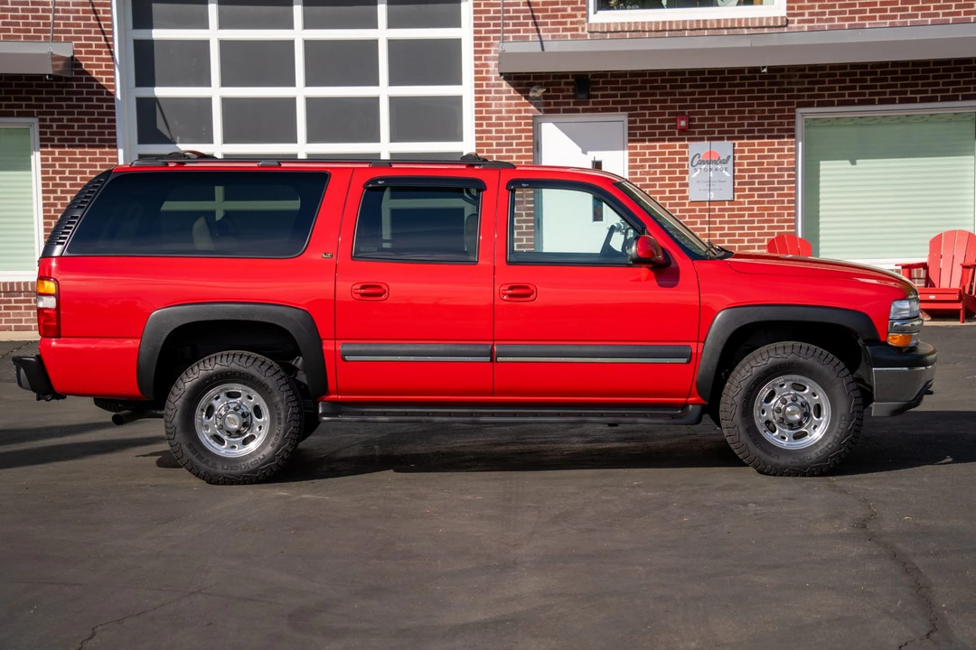 2002 Chevrolet Suburban 9th Gen - Image 19 of 31