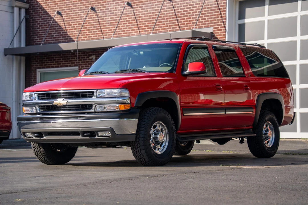2002 Chevrolet Suburban 9th Gen - Image 3 of 31