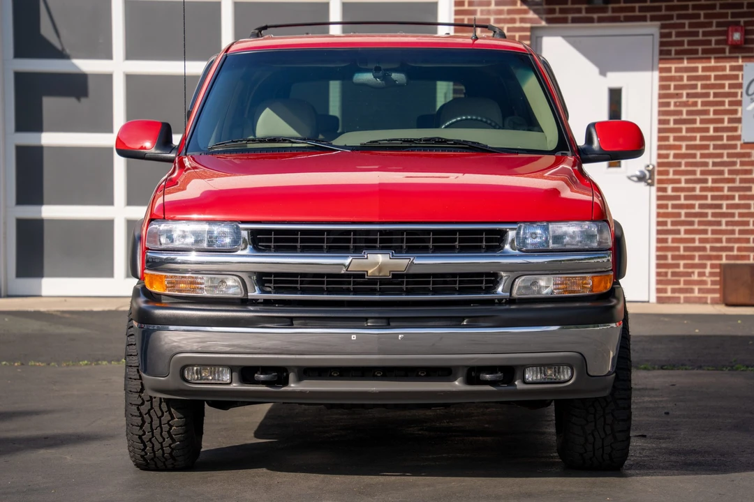 2002 Chevrolet Suburban 9th Gen - Image 23 of 31