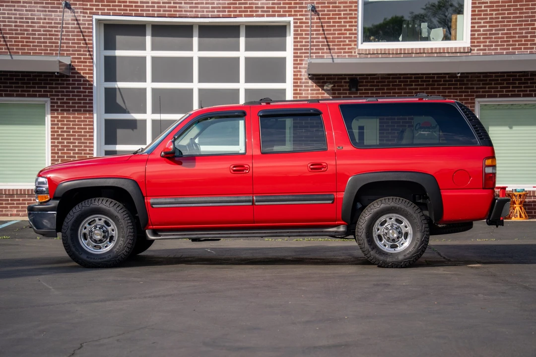 2002 Chevrolet Suburban 9th Gen - Image 5 of 31
