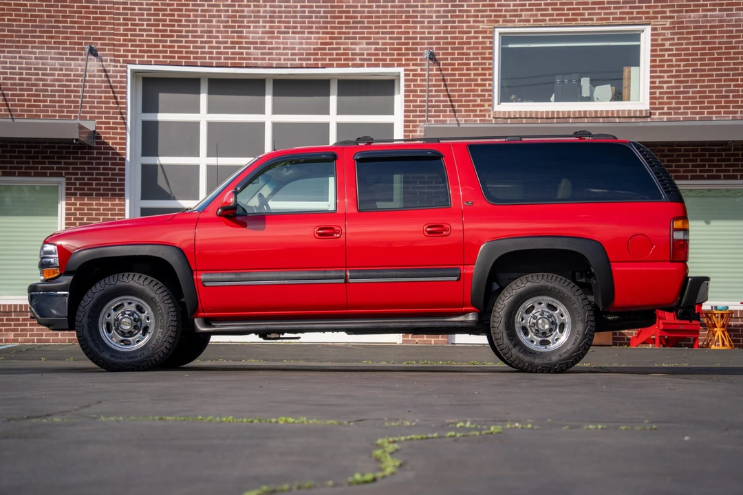 2002 Chevrolet Suburban 9th Gen - Image 6 of 31