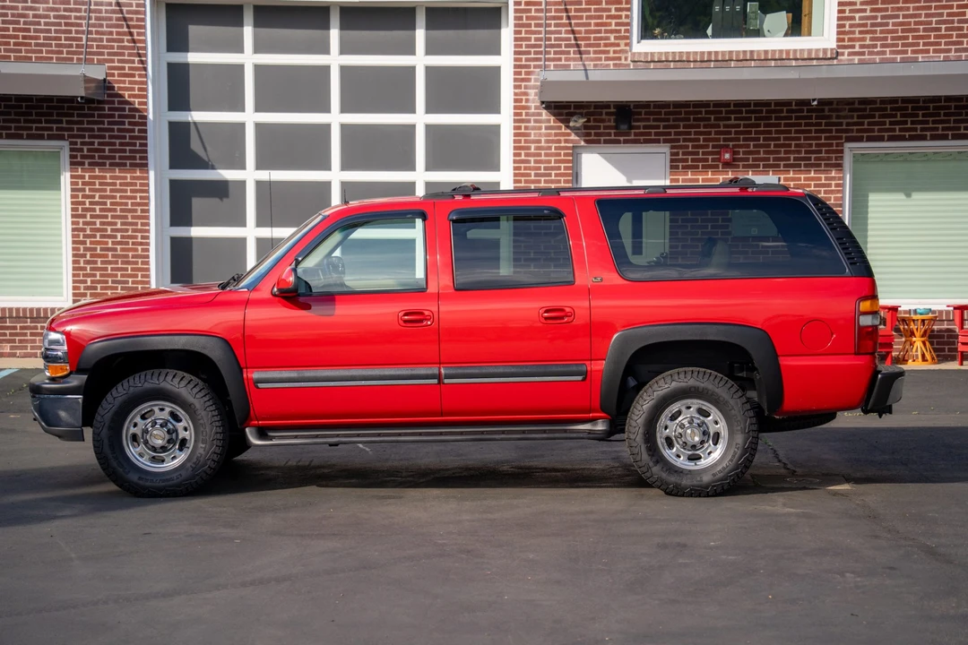 2002 Chevrolet Suburban 9th Gen - Image 7 of 31