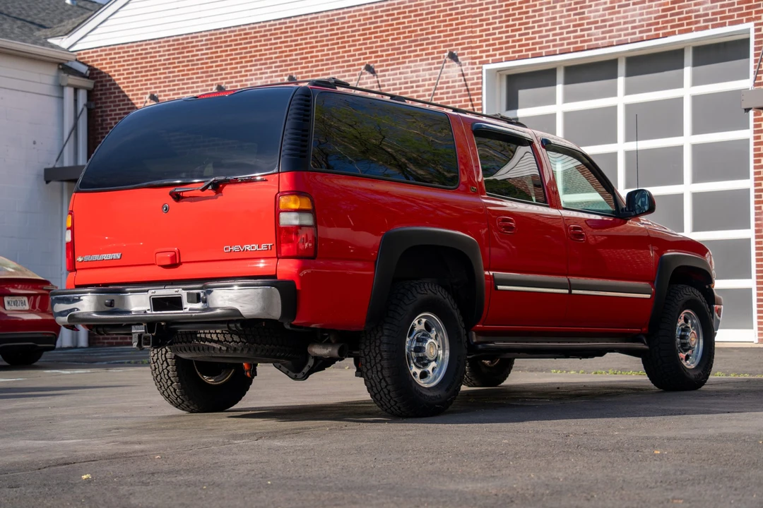 2002 Chevrolet Suburban 9th Gen - Image 15 of 31