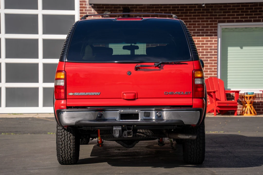 2002 Chevrolet Suburban 9th Gen - Image 11 of 31