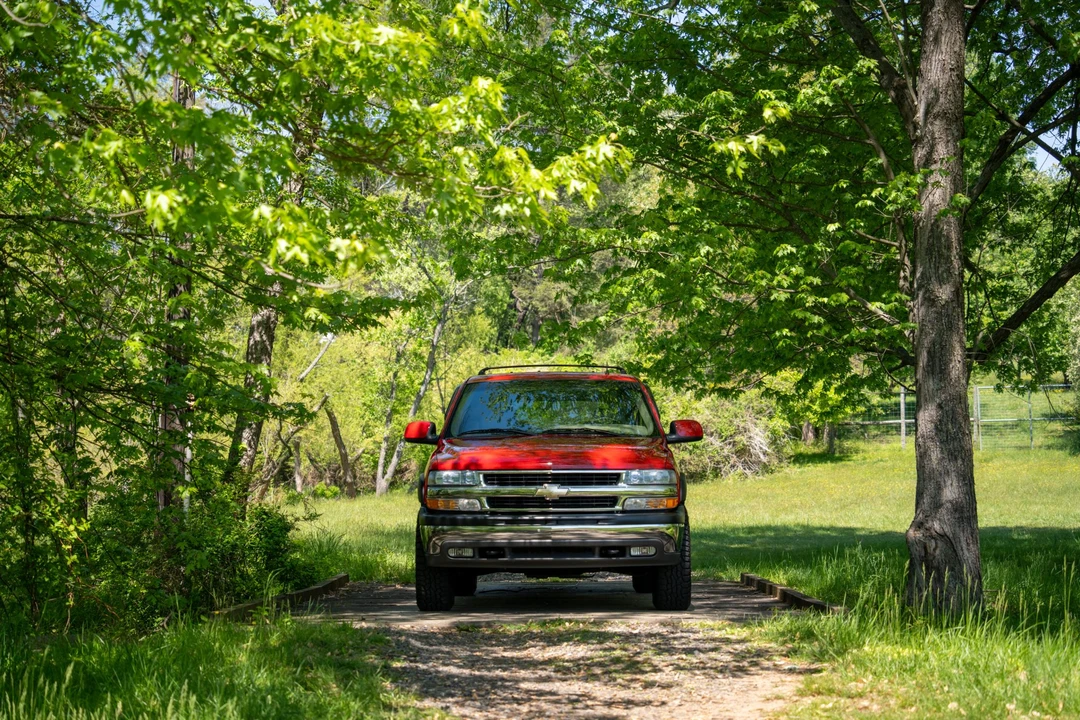 2002 Chevrolet Suburban 9th Gen - Image 27 of 31
