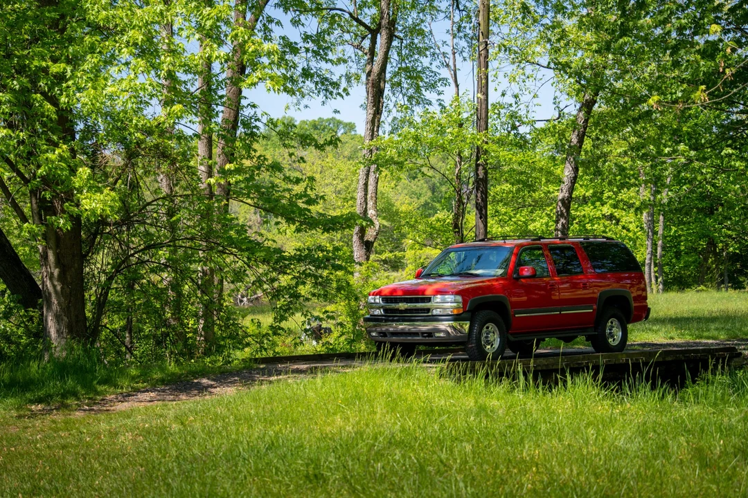 2002 Chevrolet Suburban 9th Gen - Image 29 of 31