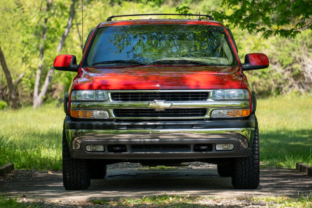 2002 Chevrolet Suburban 9th Gen - Image 26 of 31
