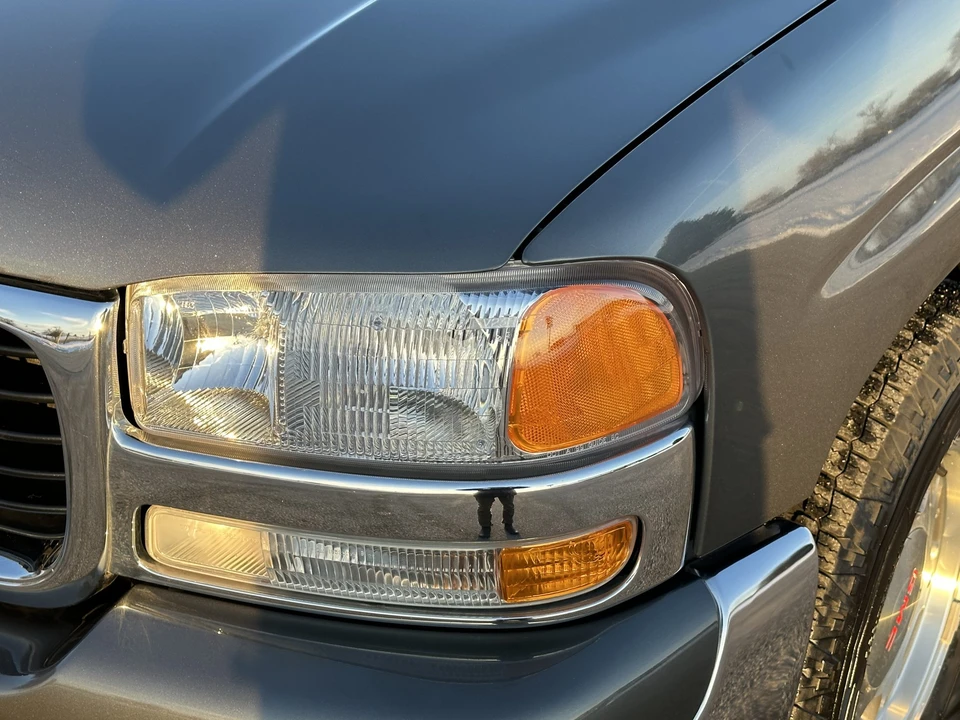 2002 GMC Yukon 2nd Gen - Image 24 of 31