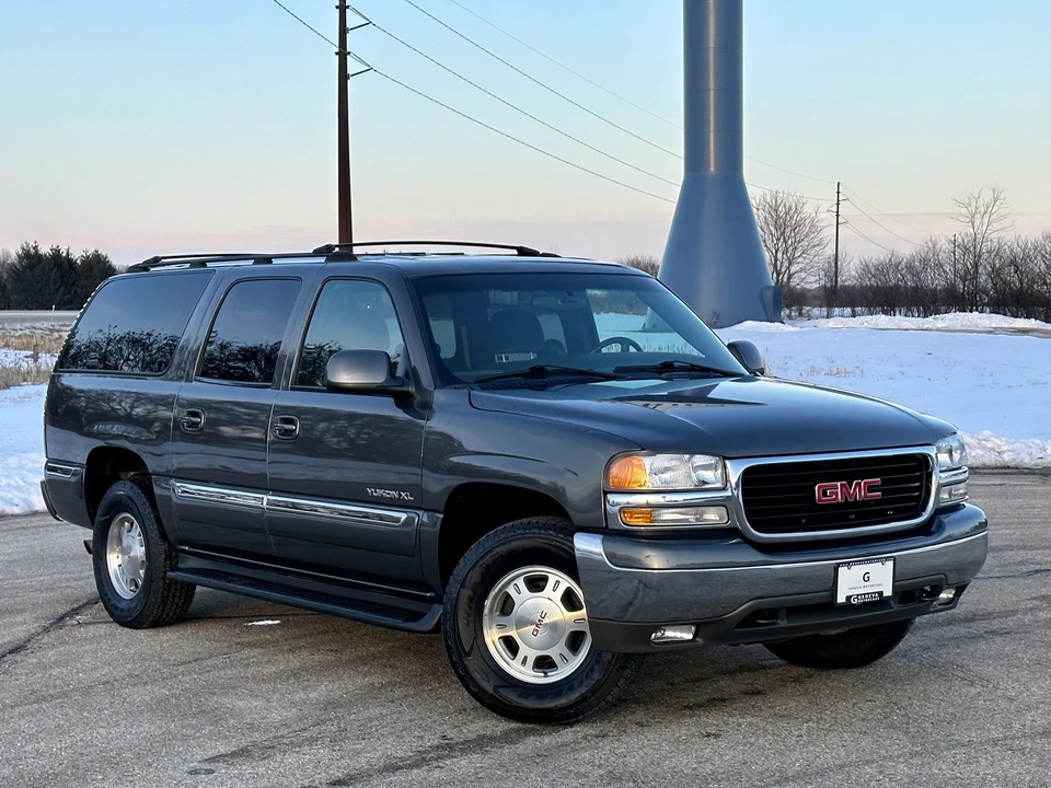 2002 GMC Yukon 2nd Gen - Image 2 of 31