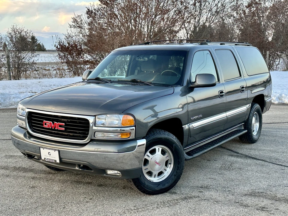 2002 GMC Yukon 2nd Gen - Image 11 of 31