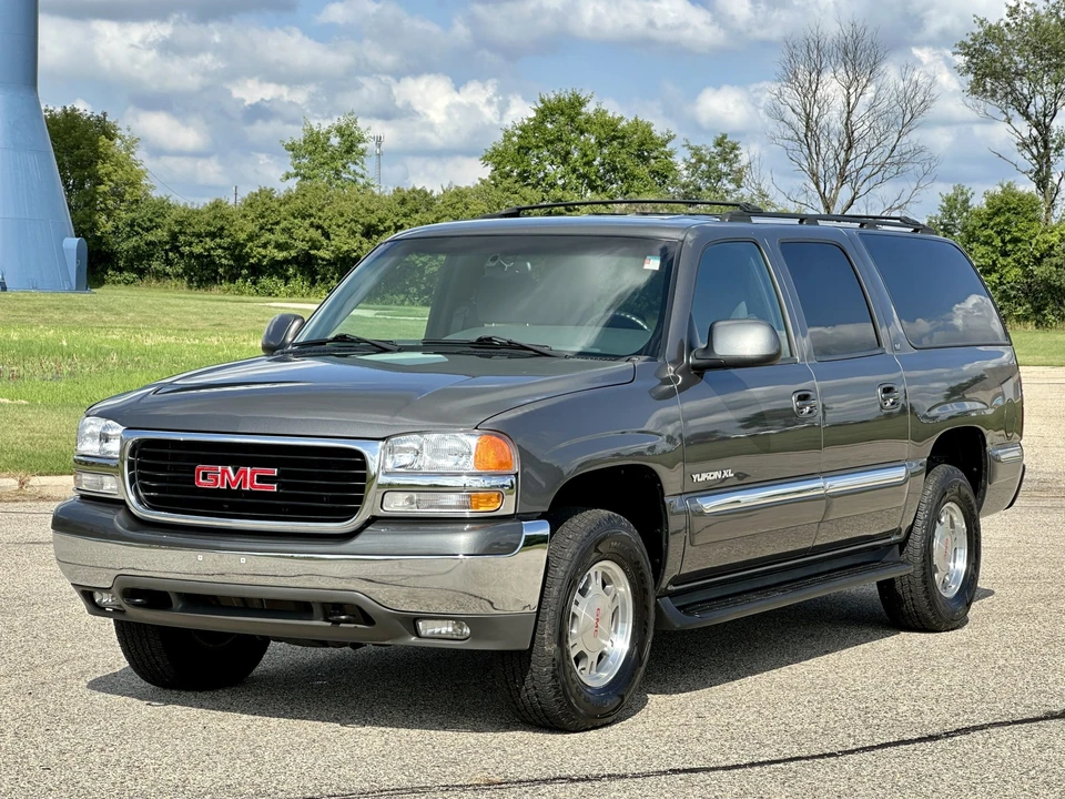 2002 GMC Yukon 2nd Gen - Image 4 of 31