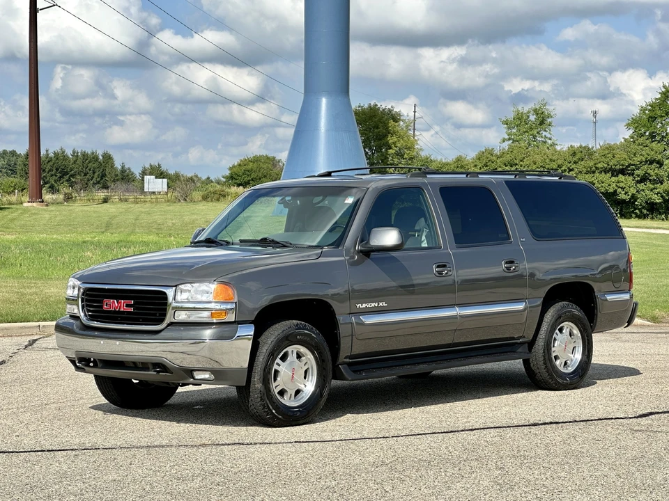 2002 GMC Yukon 2nd Gen - Image 8 of 31