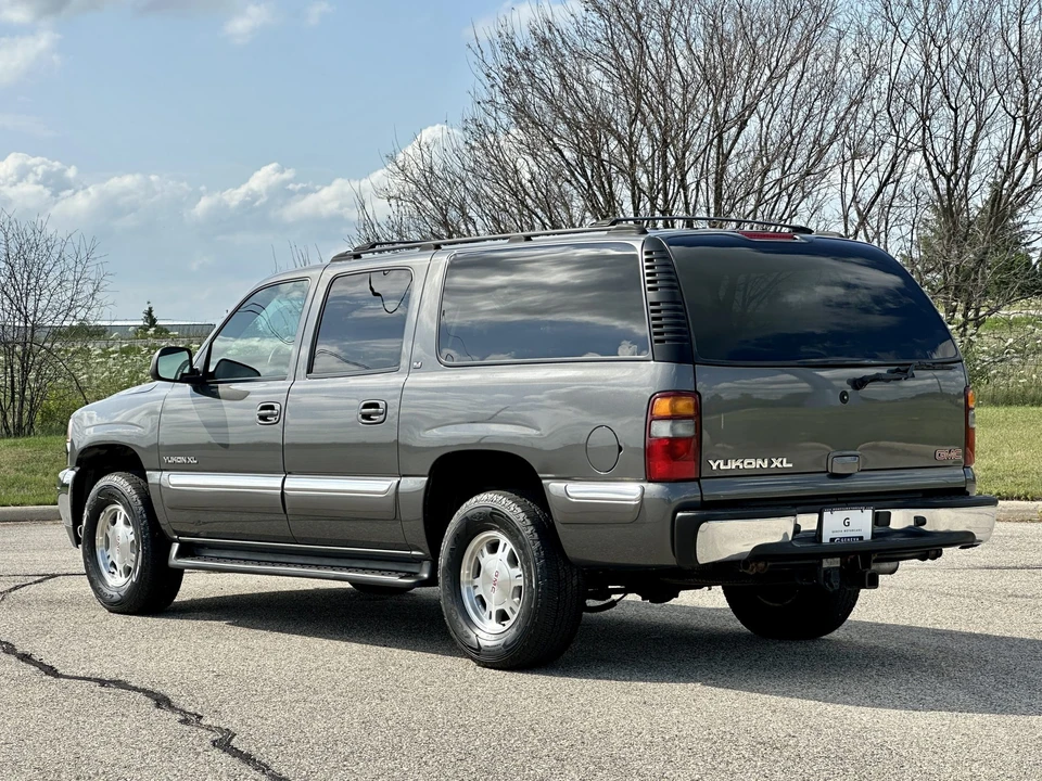 2002 GMC Yukon 2nd Gen - Image 10 of 31