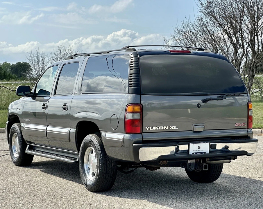 2002 GMC Yukon 2nd Gen - Image 11 of 31
