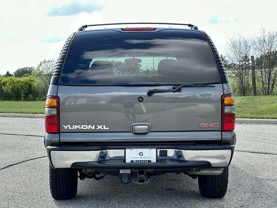 2002 GMC Yukon 2nd Gen - Image 12 of 31