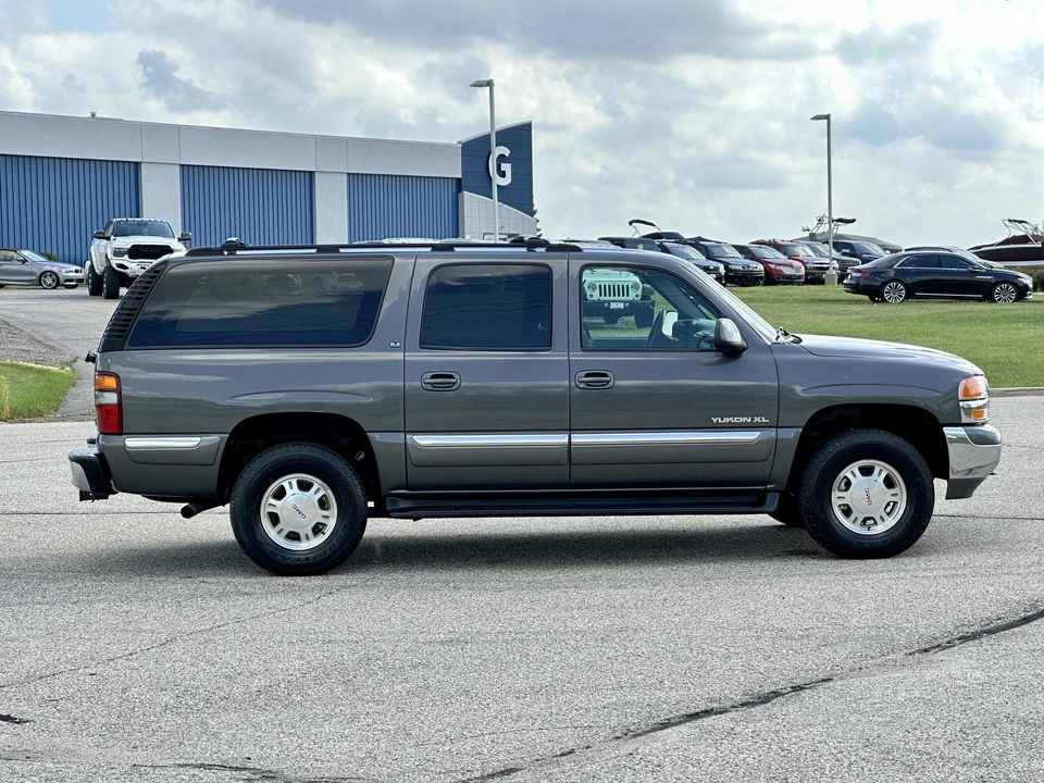 2002 GMC Yukon 2nd Gen - Image 14 of 31