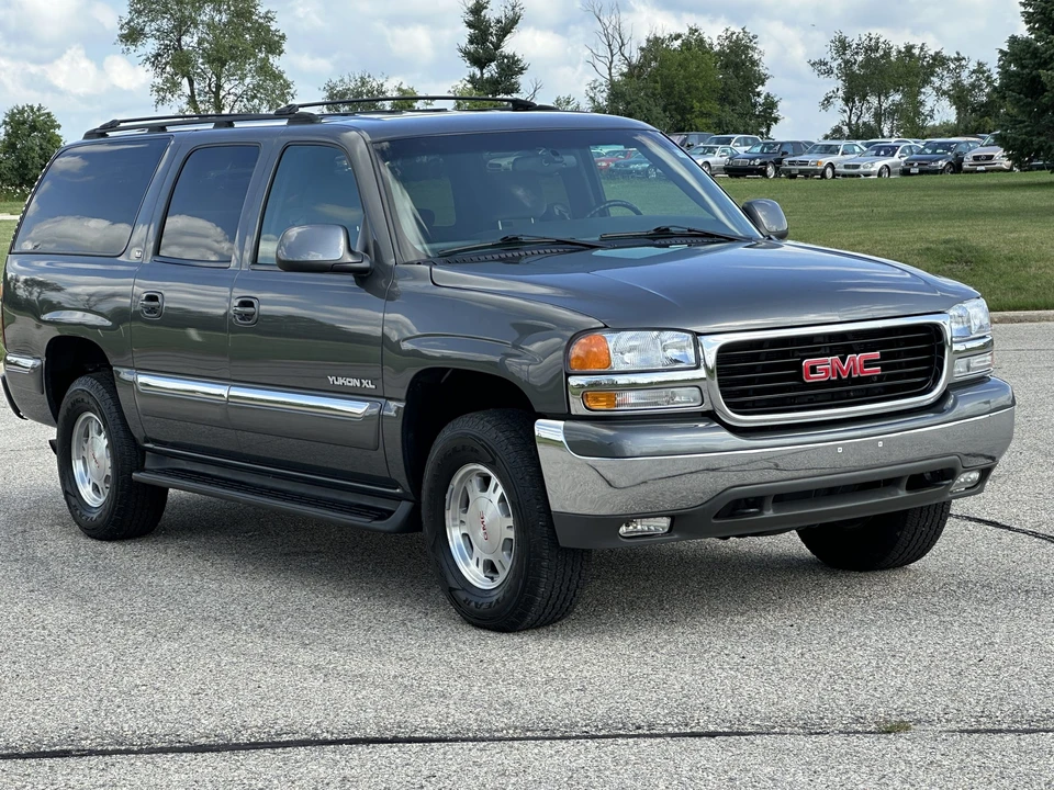 2002 GMC Yukon 2nd Gen - Image 15 of 31