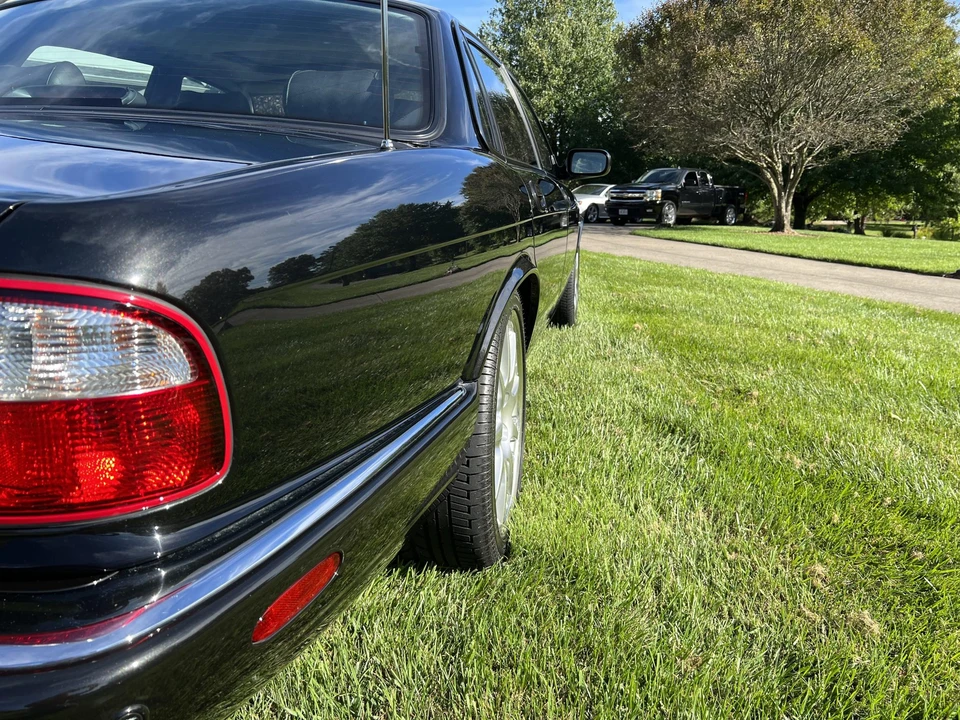 2002 Jaguar X308 XJR - Image 16 of 31