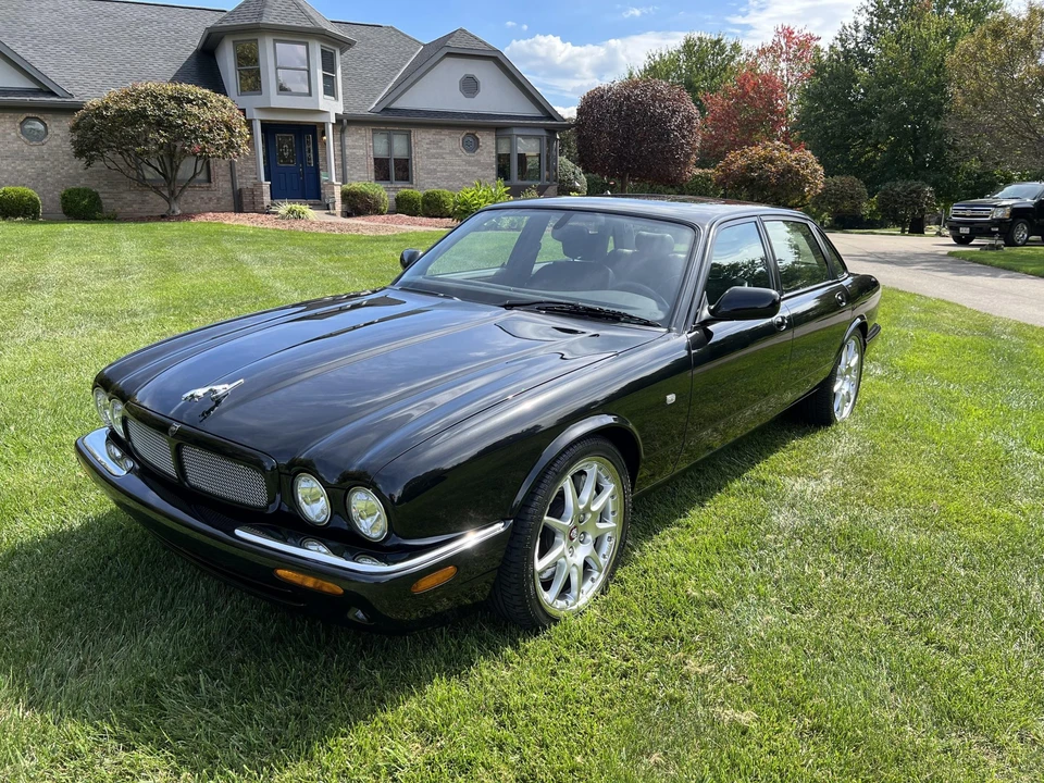 2002 Jaguar X308 XJR - Image 2 of 31