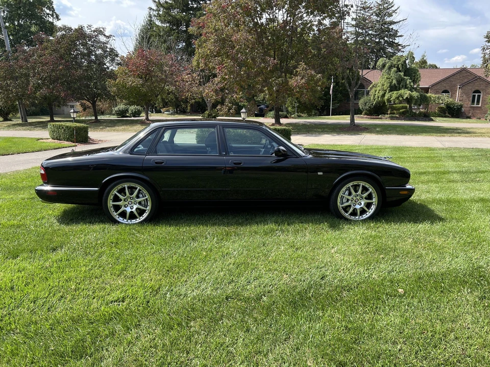 2002 Jaguar X308 XJR - Image 8 of 31