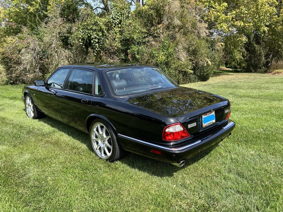 2002 Jaguar X308 XJR - Image 14 of 31