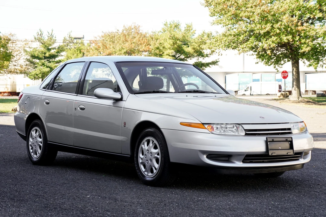 2002 Saturn - Image 2 of 31
