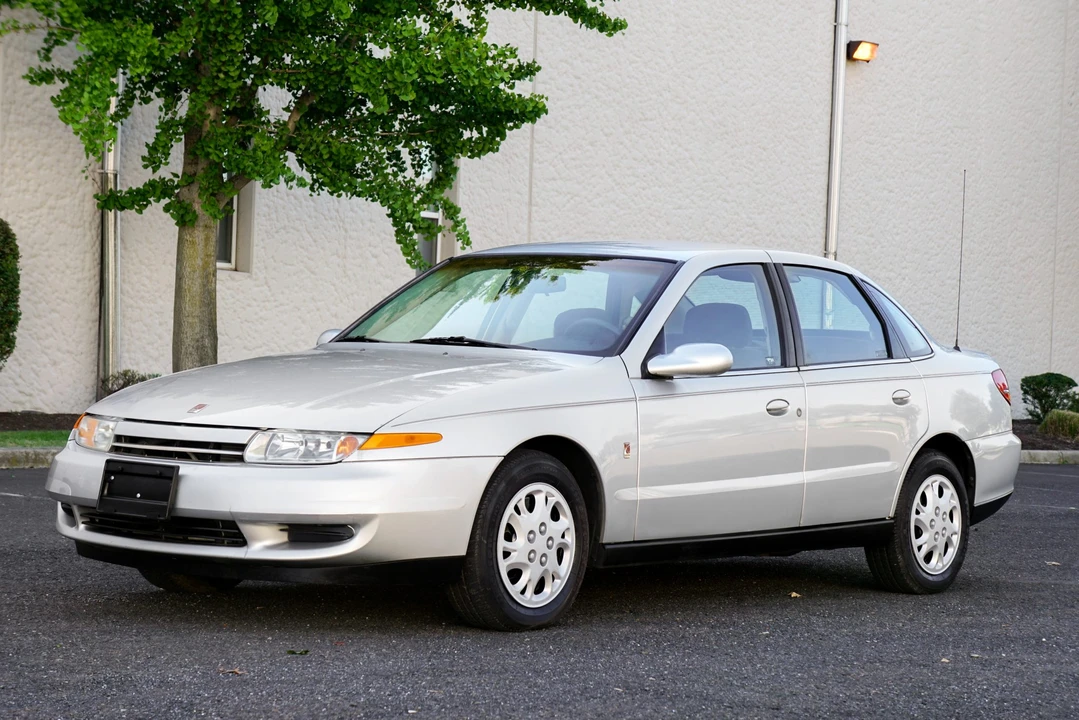 2002 Saturn - Image 4 of 31