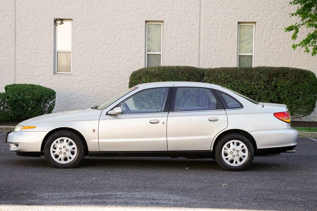 2002 Saturn - Image 5 of 31