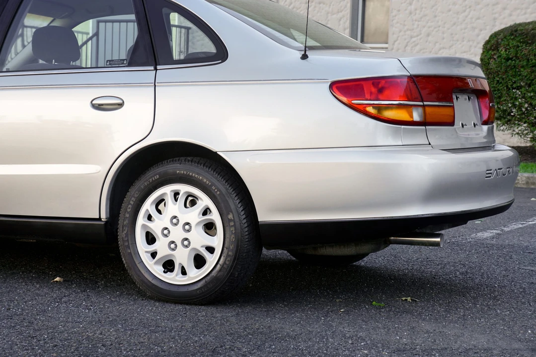 2002 Saturn - Image 17 of 31