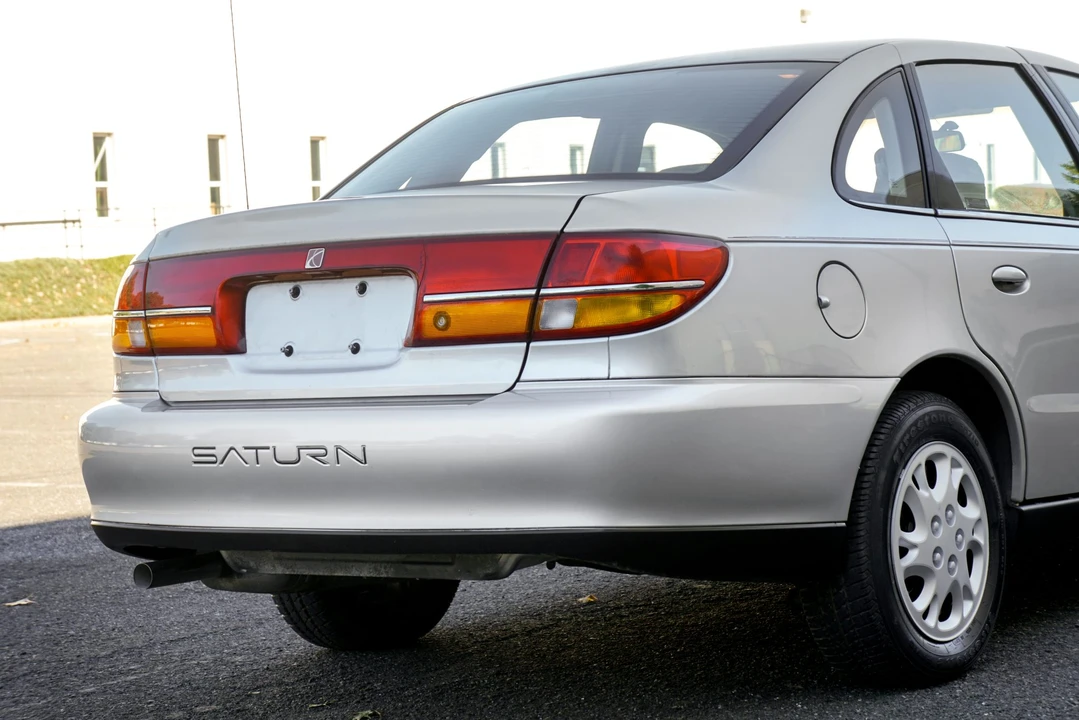 2002 Saturn - Image 21 of 31
