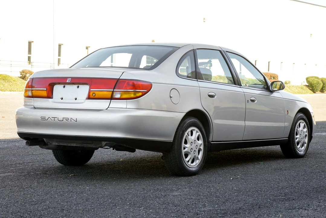 2002 Saturn - Image 8 of 31
