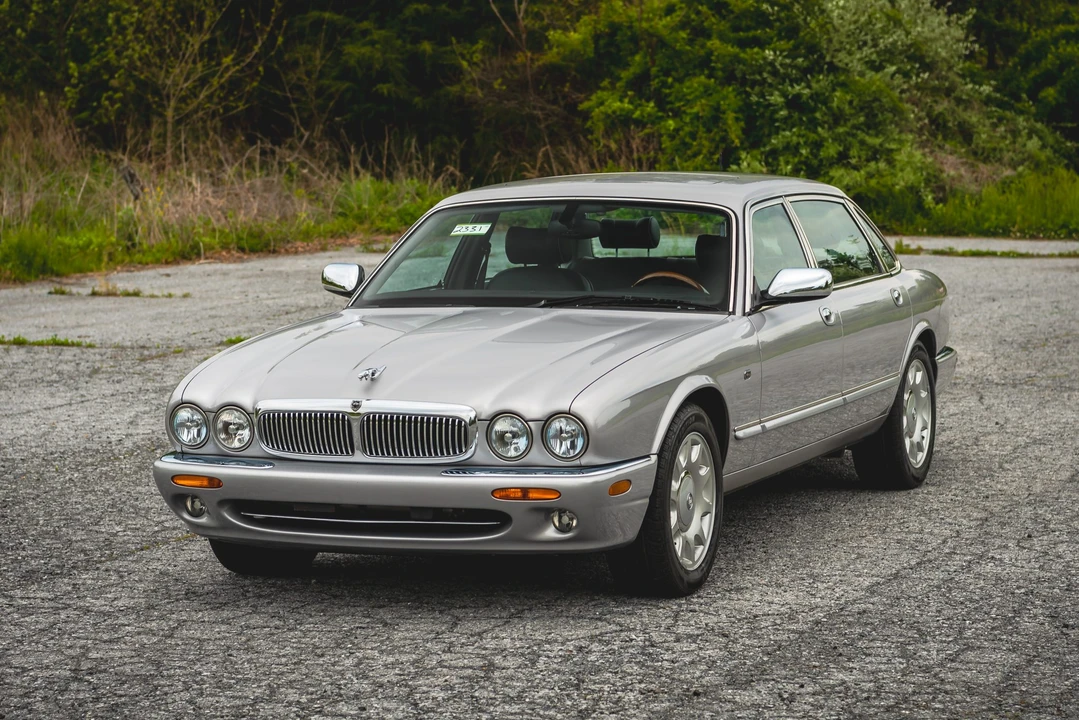 2003 Jaguar X308 XJ - Image 2 of 31