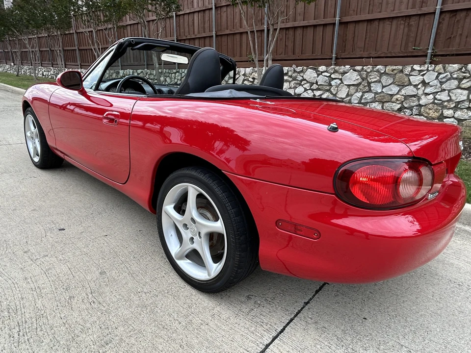 2003 Mazda NB MX-5 Miata - Image 4 of 31