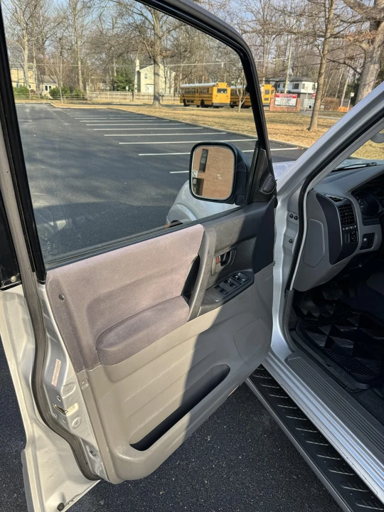 2003 Mitsubishi Pajero/Montero 3rd Gen - Image 11 of 31