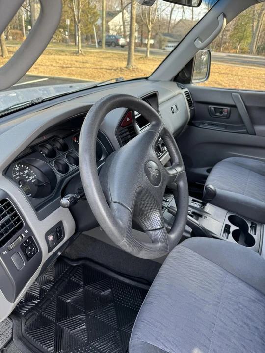 2003 Mitsubishi Pajero/Montero 3rd Gen - Image 15 of 31