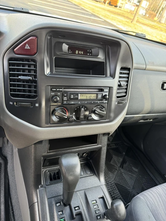 2003 Mitsubishi Pajero/Montero 3rd Gen - Image 17 of 31