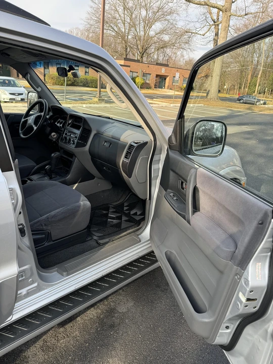 2003 Mitsubishi Pajero/Montero 3rd Gen - Image 14 of 31
