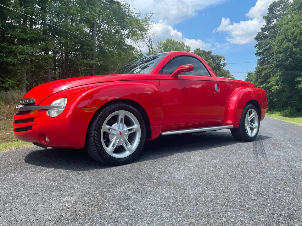 2004 Chevrolet SSR - Image 5 of 31