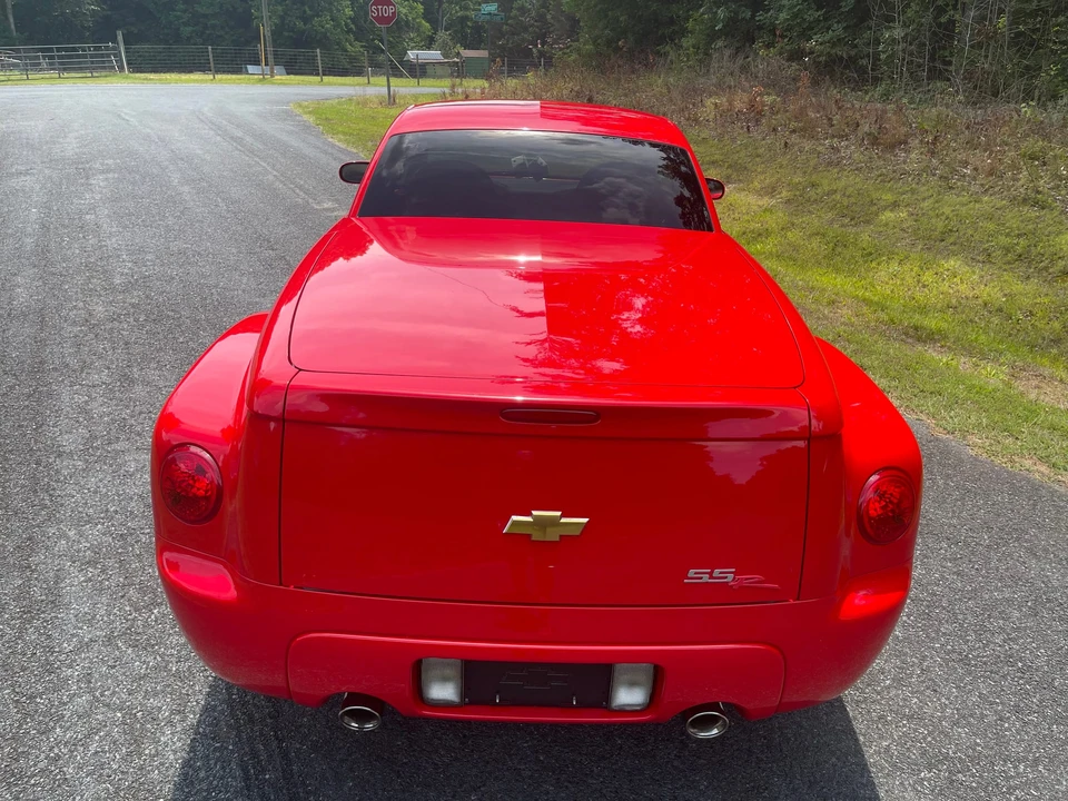 2004 Chevrolet SSR - Image 14 of 31